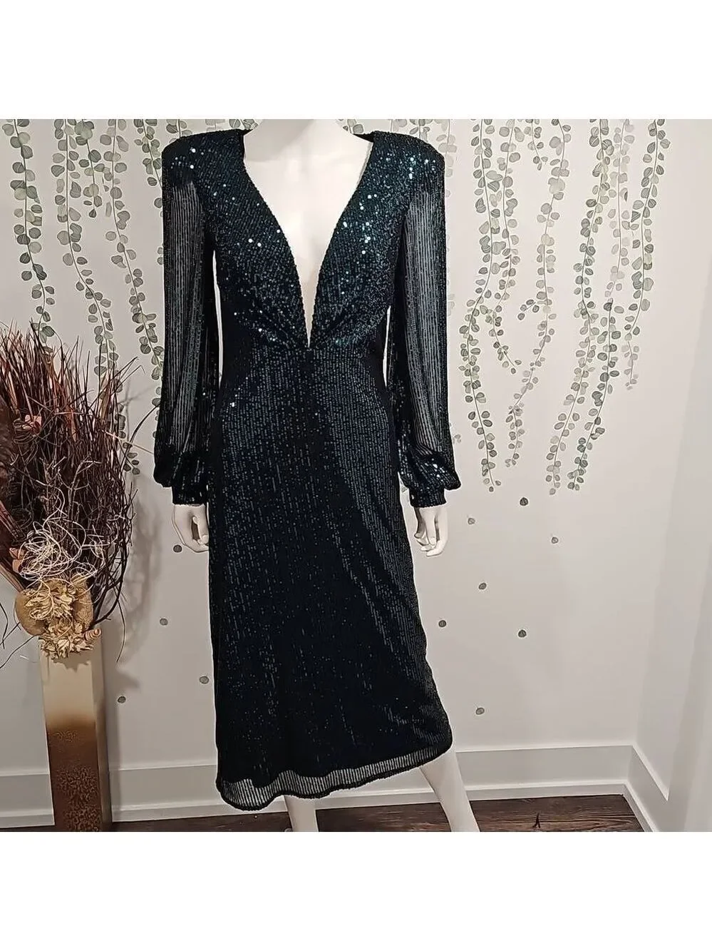 Mac Duggal Trendy V-neckline Bodycon Midi Dress Sz 8